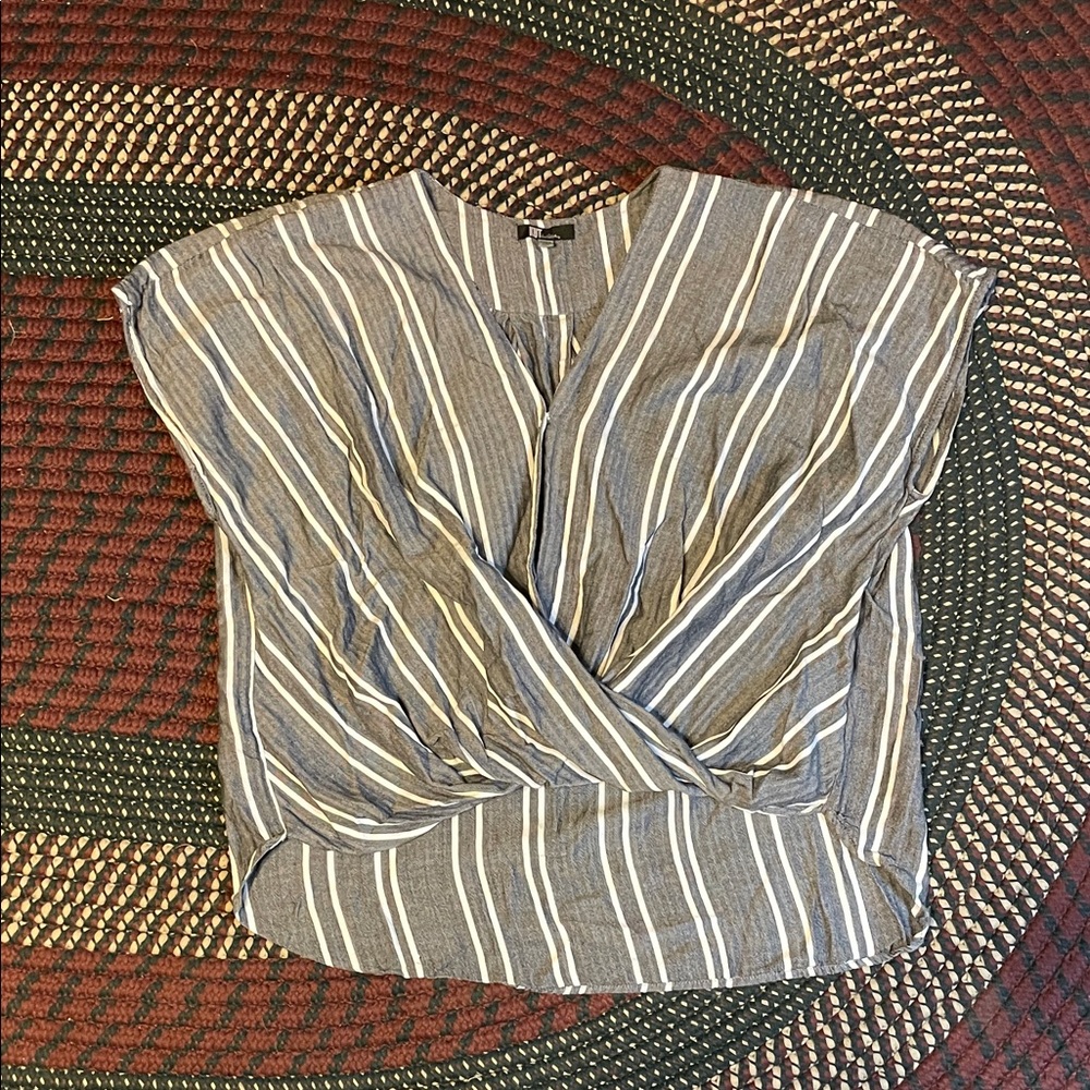 Kut‎ From The Kloth Gray & White Blouse Size XXL